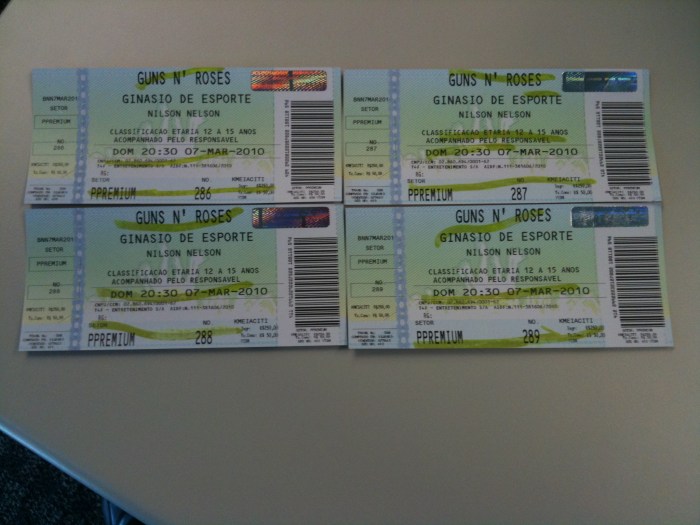 Ingressos do Eduardo, Marcus, Leandro e Renato, os 4 cavaleiros do Minuto HM nesta noite.