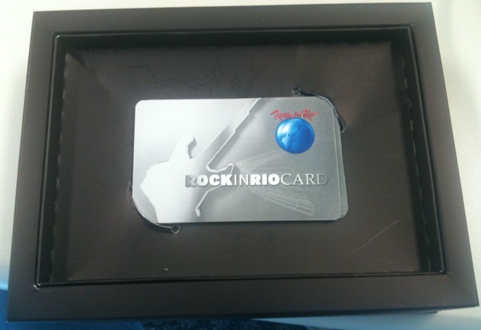 RiR2011_12 Caixa aberta mostrando como o(s) Card(s) fica(m) acomodado(s)