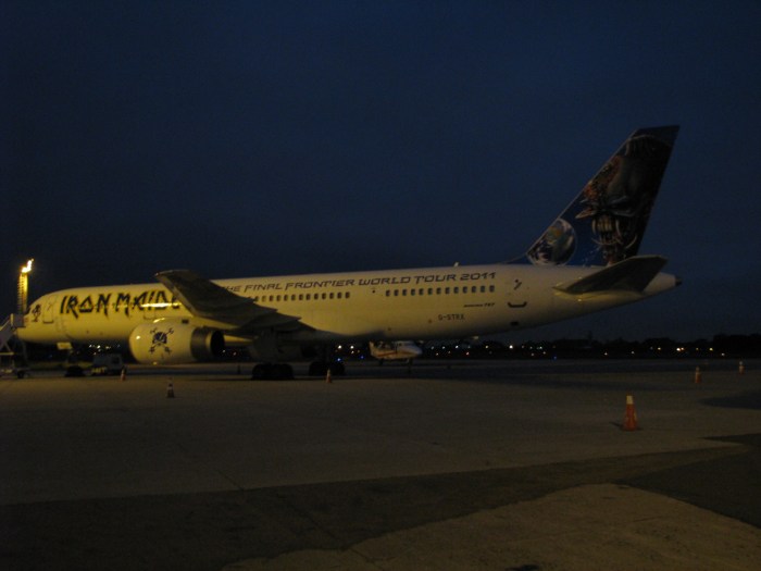 E quem não viajou ao Rio neste avião, E TEM COMO COMPROVAR, faz o que? Senta e chora?