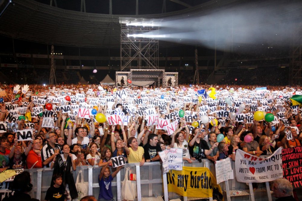 NA, NA, NA, NA, NA, NAAAA... NA, NA, NA, NAAAAAAA ... HEEY JUUDE!