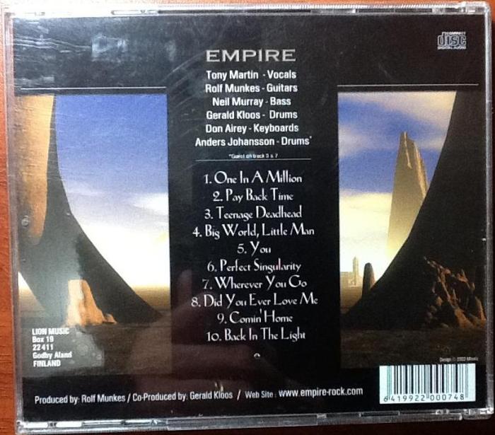 Empire – contra-capa do trabalho com Tony Martin nos vocais