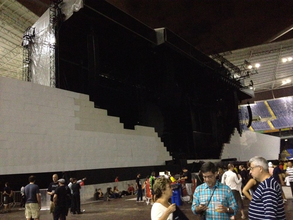 O muro, agora visto do lado oposto da entrada da pista VIP