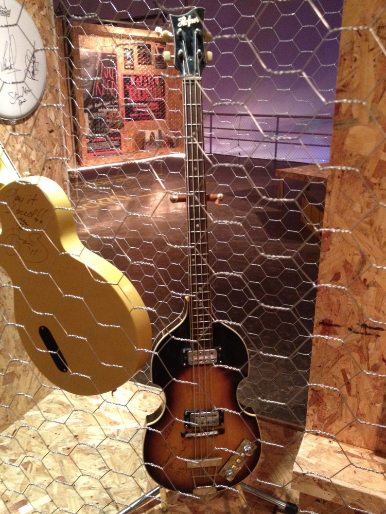 O clássico baixo de Sir Paul McCartney