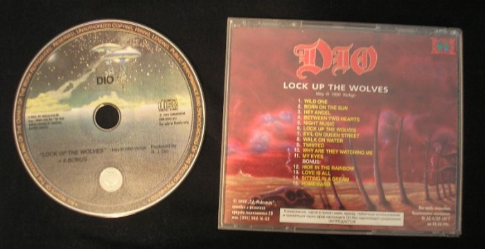 A versão russa do cd adquirido na galeria do rock em SP traz 4 bônus A versão russa do cd adquirido na galeria do rock em SP traz 4 bônus