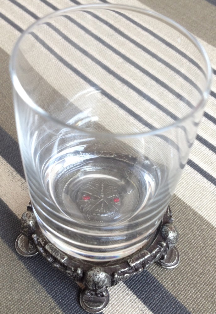 O "shot glass", com mini-Eddies na base