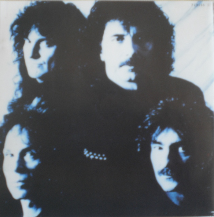 No encarte do cd, a 2a formação do Black Sabbath reunida