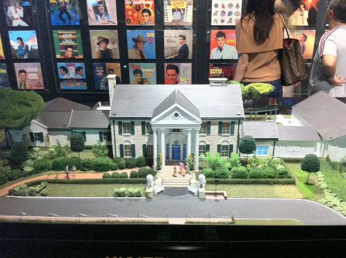 Elvis_Graceland