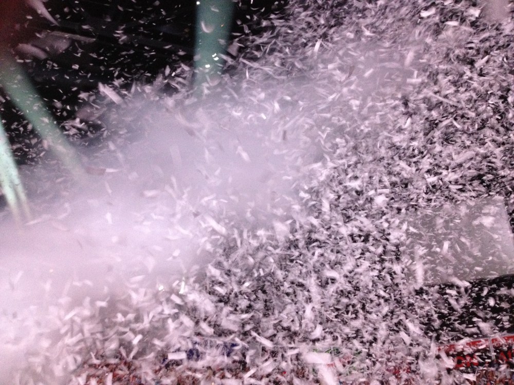 Bem próximo a um dos canhões para o final com Rock And Roll All Nite