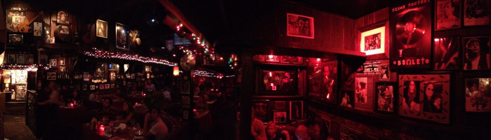 Panorâmica do salão principal inferior