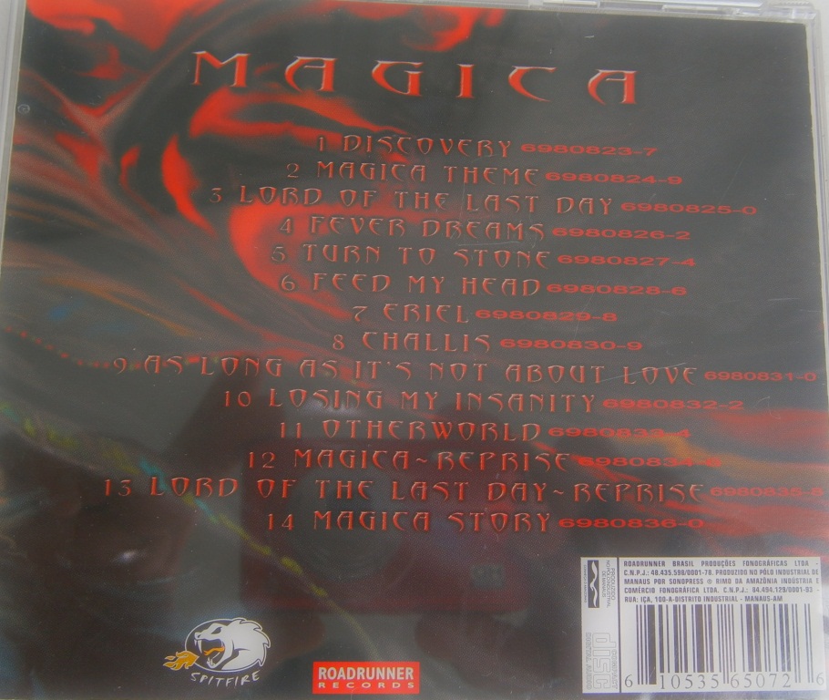 A contracapa de Magica