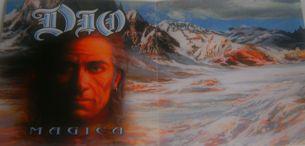 Uma das belas ilustrações na edição brasileira do CD de Magica