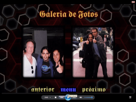 Luciano é o do meio na foto à esquerda