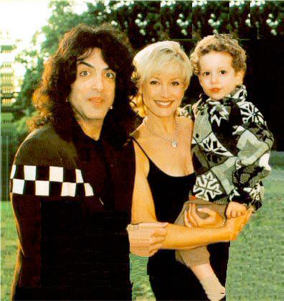 Paul Stanley, Pamela Bowen e Evan